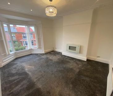 3 bedroom flat to rent - Photo 2