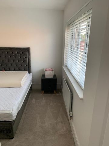 1 bedroom in a house share to rent - Photo 4