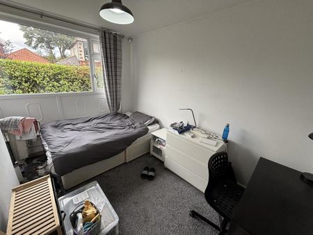 3 bedroom apartment to rent - Photo 2