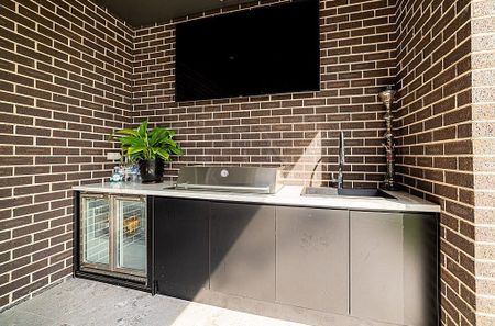 Luxurious Four-Bedroom Family Home - Photo 5