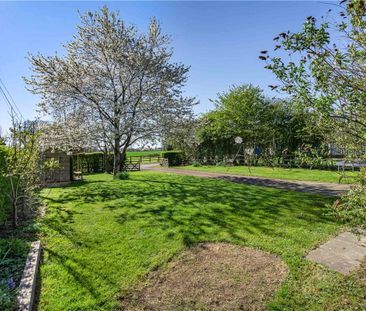 A converted barn with flexible accommodation in the conveniently lo... - Photo 3