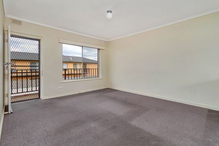 Fantastic 2 Bedroom Unit In Popular Location! - Photo 5