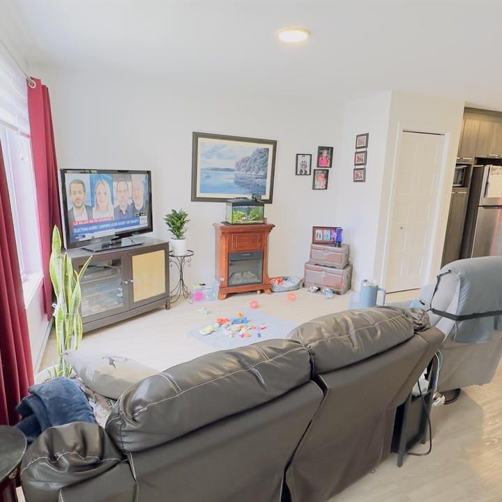 Immeuble - 299 Chemin Plante Appartement à Louer – 3 Et Demi - Photo 1