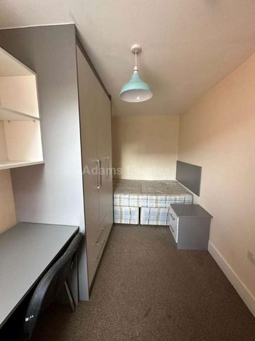 Pitcroft Avenue, Reading, RG6 - Photo 2