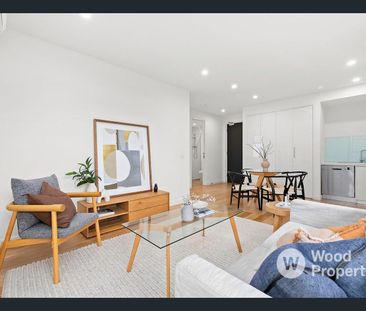Stylish & Spacious Apartment Moments from Caulfield Park! - Photo 3