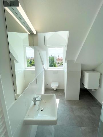 Kleine Dachgeschoss Wohnung Nähe Hauptbahnof - Provisionsfrei! - Photo 3