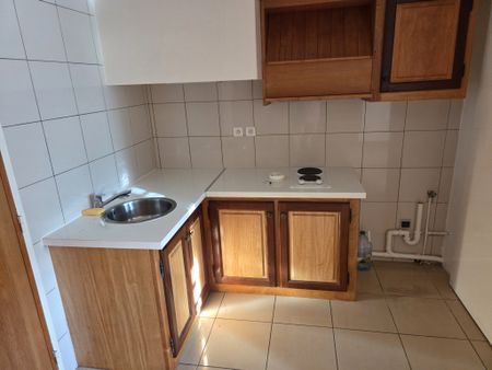 Location Appartement 2 pièces 42m² ST DENIS 97400 - Photo 3