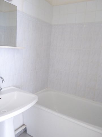 Location Appartement 2 pièces 25m² SETE 34200 - Photo 3