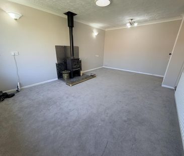 3 bedroom bungalow to rent - Photo 1