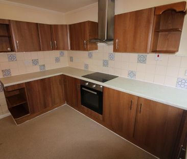 4 bedroom terraced house to rent - Photo 3