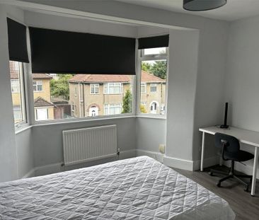 4 bedroom semi-detached house to rent - Photo 4