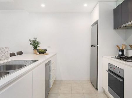 Top Floor 2/3 Bedroom Loft Penthouse - Photo 3