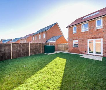 3 bedroom semi-detached house to rent - Photo 2