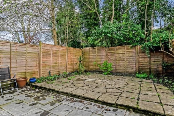 2 Bedroom Apartment To Let - Photo 1