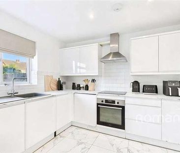 Hazel Road, Mytchett, Camberley, GU16 - Photo 1