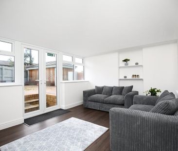 1 bedroom in a house share to rent - Photo 2