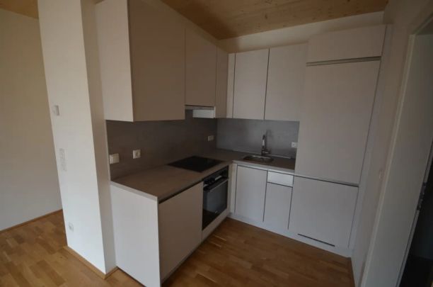 Stilvolle 2-Zimmer-Wohnung mit großzügigem Balkon und inkludierter Tiefgarage - Foto 1