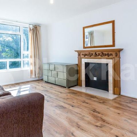 A beautiful one bedroom property located in a private purpose built development - Photo 1