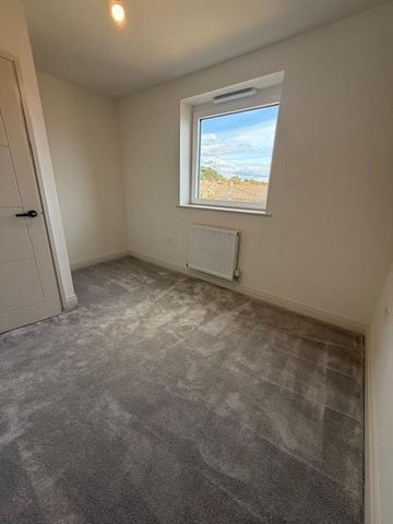 4 bedroom townhouse to rent - Photo 4