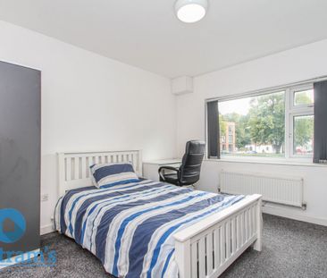 5 bed Semi-Detached House for Rent - Photo 5