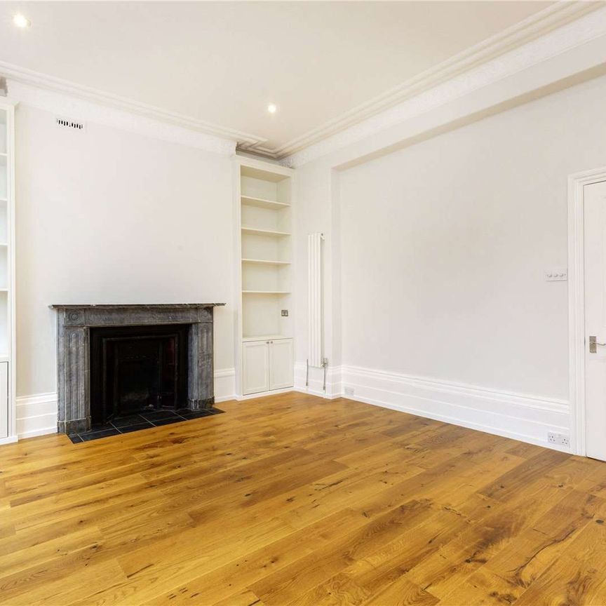 Beautifully appointed two bedroom apartment with a large private garden. - Photo 1