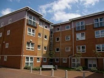 2 Bed Flat, Crown Station Place, L7 - Photo 1
