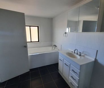 Spacious Family Living - Photo 4