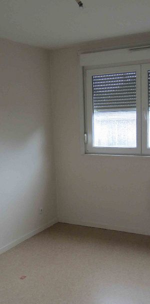 APPARTEMENT - 40 m2 - 2 pièces rue des Cheminots à FORBACH 57600 - Photo 1