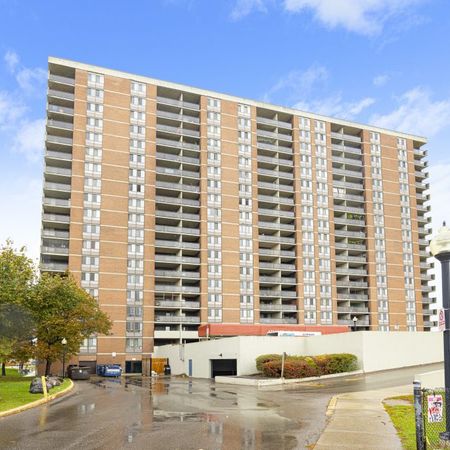 Brampton Towers - Photo 3