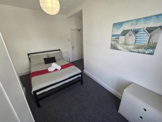 5 bedroom apartment to rent - Photo 1