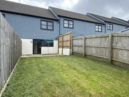 2 bedroom terraced house to rent - Photo 2