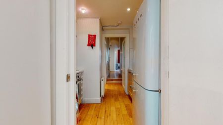 3 bedroom flat to rent - Photo 4