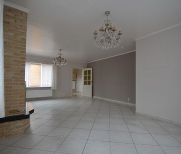 Te huur: Ruime woning met tuin en dubbele garage - Foto 2