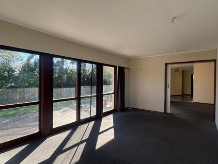 Family Home in Prime Havelock North Location - Photo 4