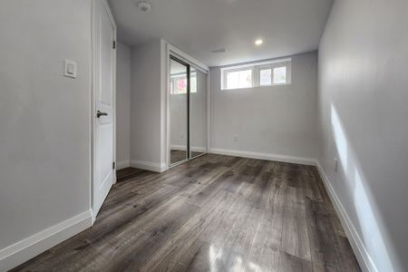 For Lease - 12 Ramsey Crescent, Hamilton, Ontario - Photo 2