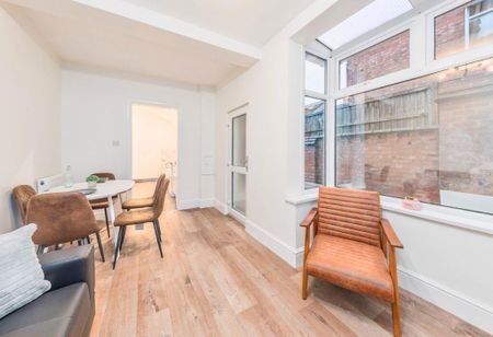 5 bedroom terraced house to rent - Photo 3