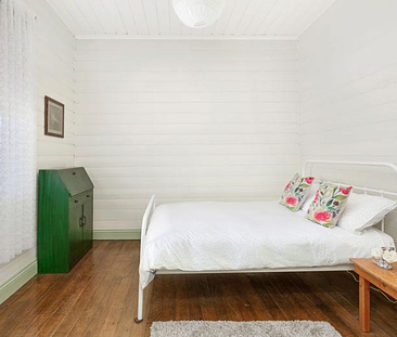 3 Bedroom Cottage with Loads of Charm - Photo 4