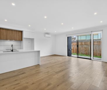 11 Currawong Street, Preston VIC 3072 - Townhouse For Rent | Domain - Photo 1