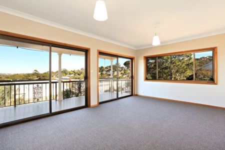 Light-Filled Apartment Offering Comfort and Convenience - Photo 2