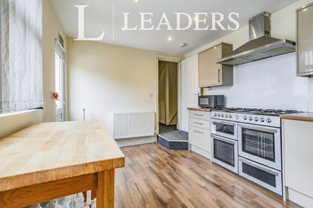 1 bedroom in a house share to rent - Photo 4