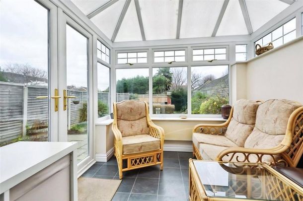 3 bedroom end of terrace house to rent - Photo 1