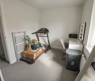 2 bedroom semi-detached house to rent - Photo 5