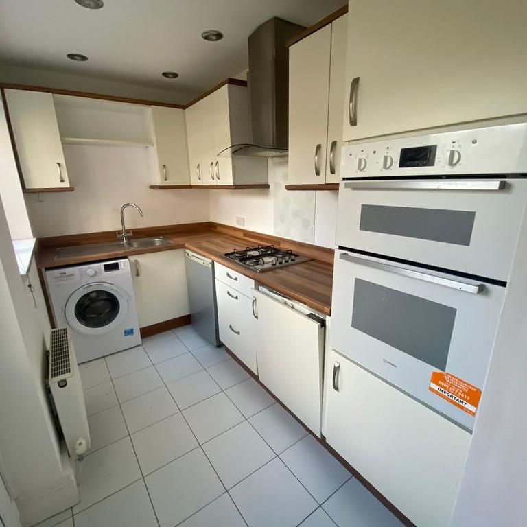 2 bedroom terraced house to rent - Photo 1