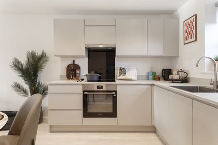 Casa, North Valley, Nottingham, NG7 - Photo 4