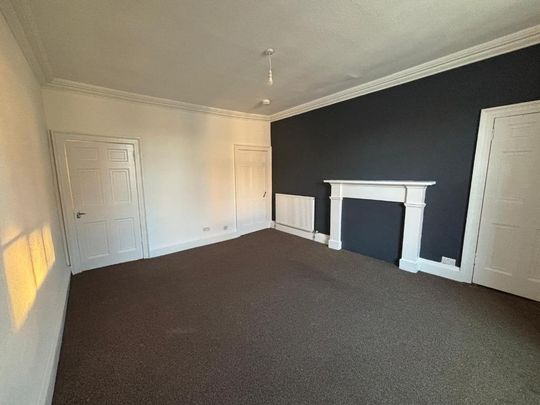 3 bedroom flat to rent - Photo 1