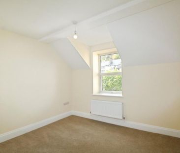 4 bedroom semi-detached house to rent - Photo 5