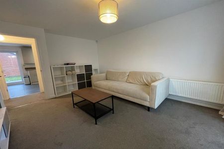 3 bedroom semi-detached house to rent - Photo 4