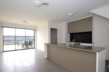 9 Molesworth Drive, Mulgrave - Photo 5