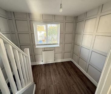 4 bedroom semi-detached house to rent - Photo 6