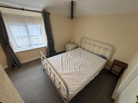 2 bedroom semi-detached house to rent - Photo 3